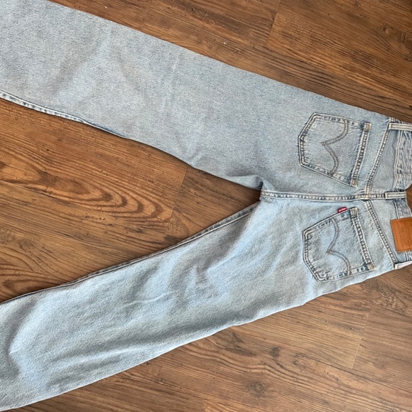 Levis Ribcage Straight Ankle Jeans - Picture 2 of 3